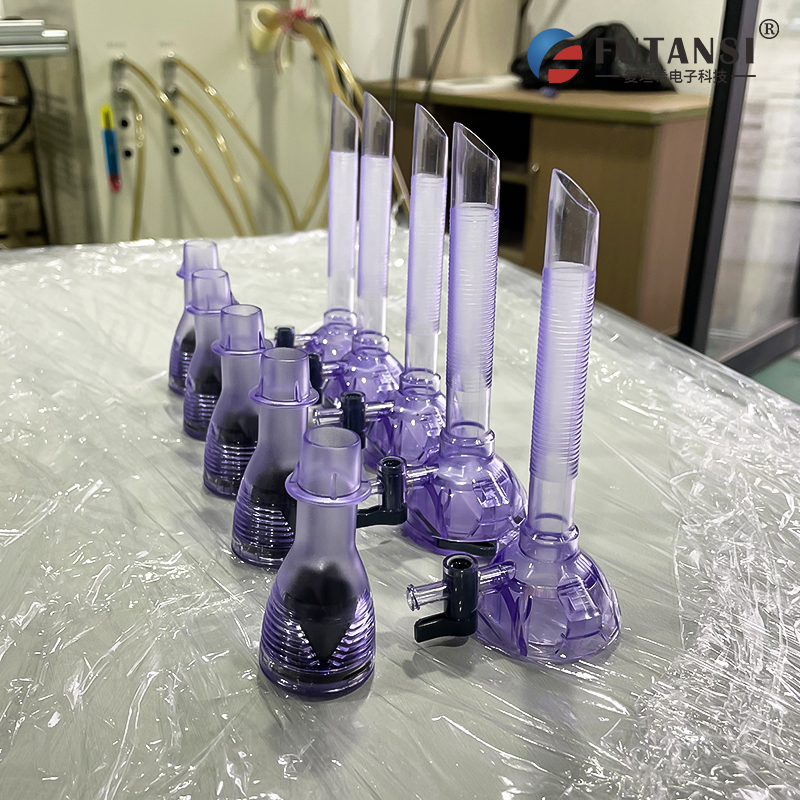 紫外線UV膠水通常是綠色的么？